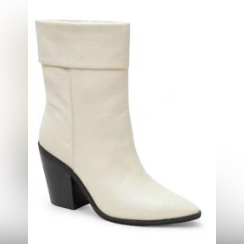 Lisa Vicky Cream Mae-V Soft Tumble Leather Boots NIB. Size 8.5